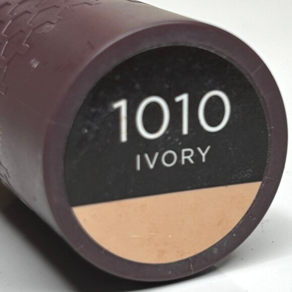 Burt’s Bees Goodness Glows Liquid Makeup Foundation 1010 Ivory (Fair) 1.0 oz - Picture 4 of 4